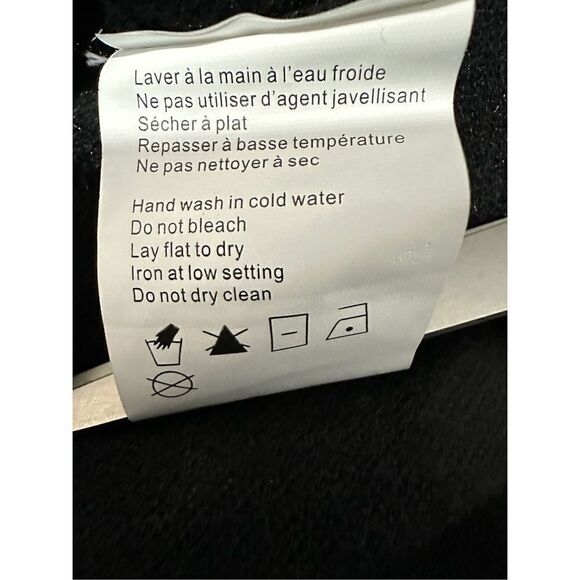 Charlie B womens black mock neck sweater white heart on back size Large #41-1025 - Picture 6 of 7